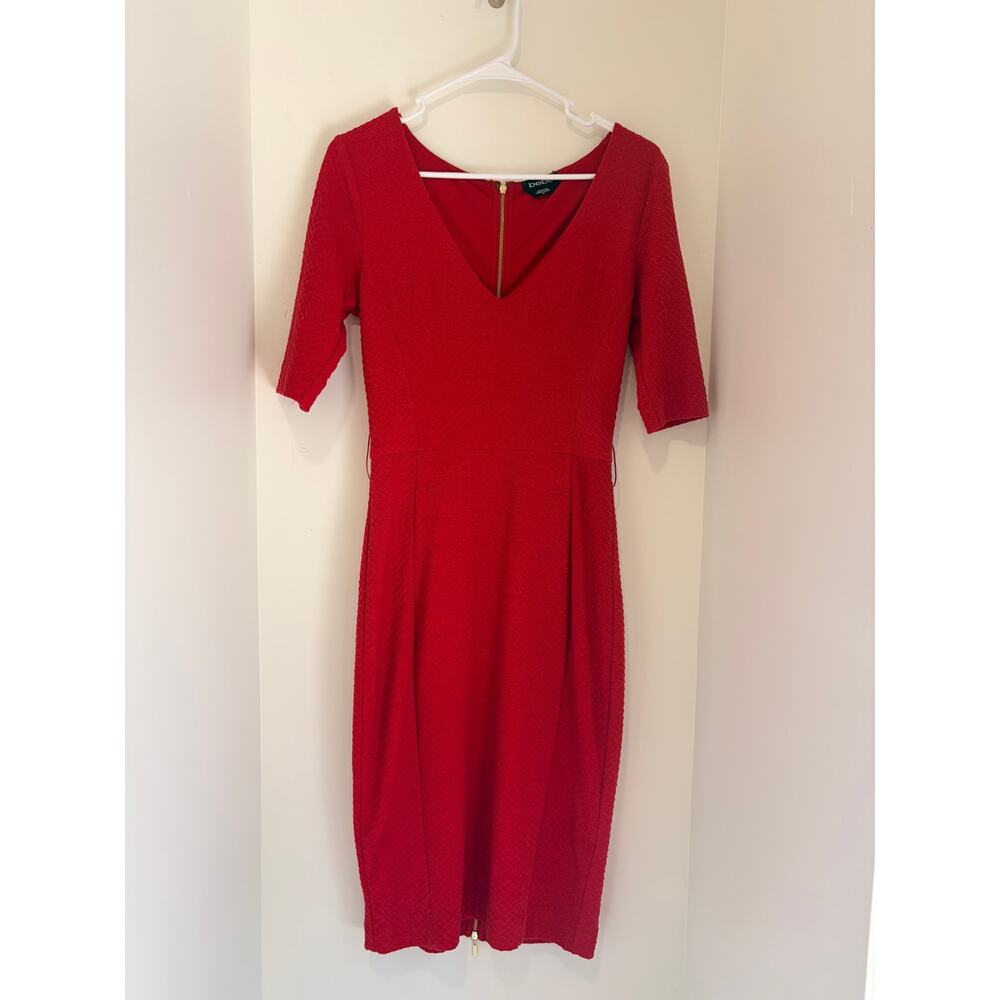 bebe Red Fitted V-Neck Short Sleeve Sheath Dress - Picture 2 of 9
